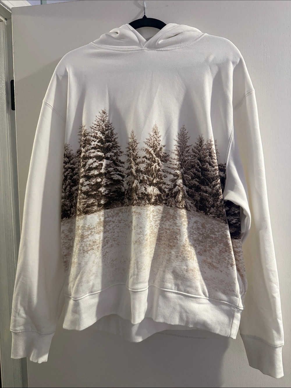 Old Navy White Crewneck Sweatshirt with Brown Snowy Tree Print